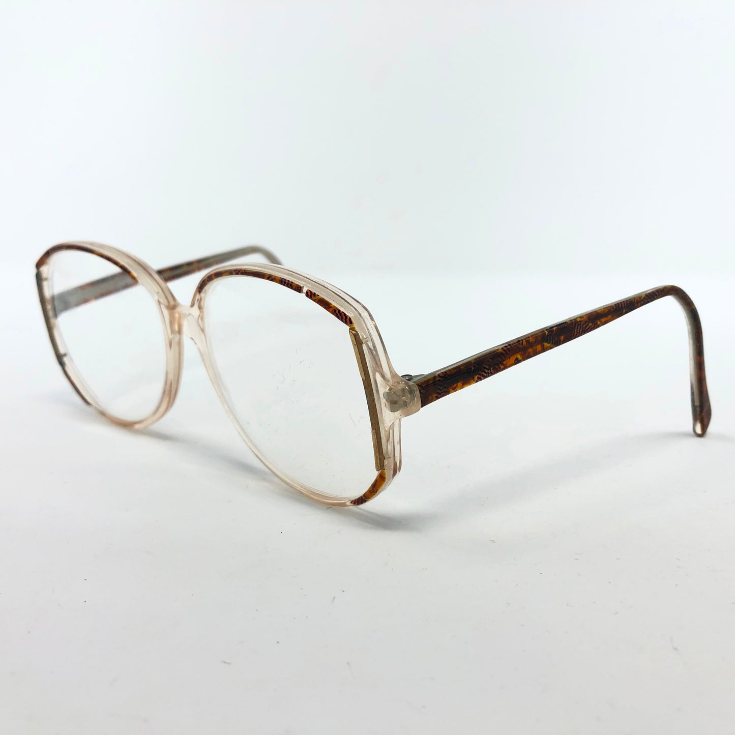 Specsavers Leona