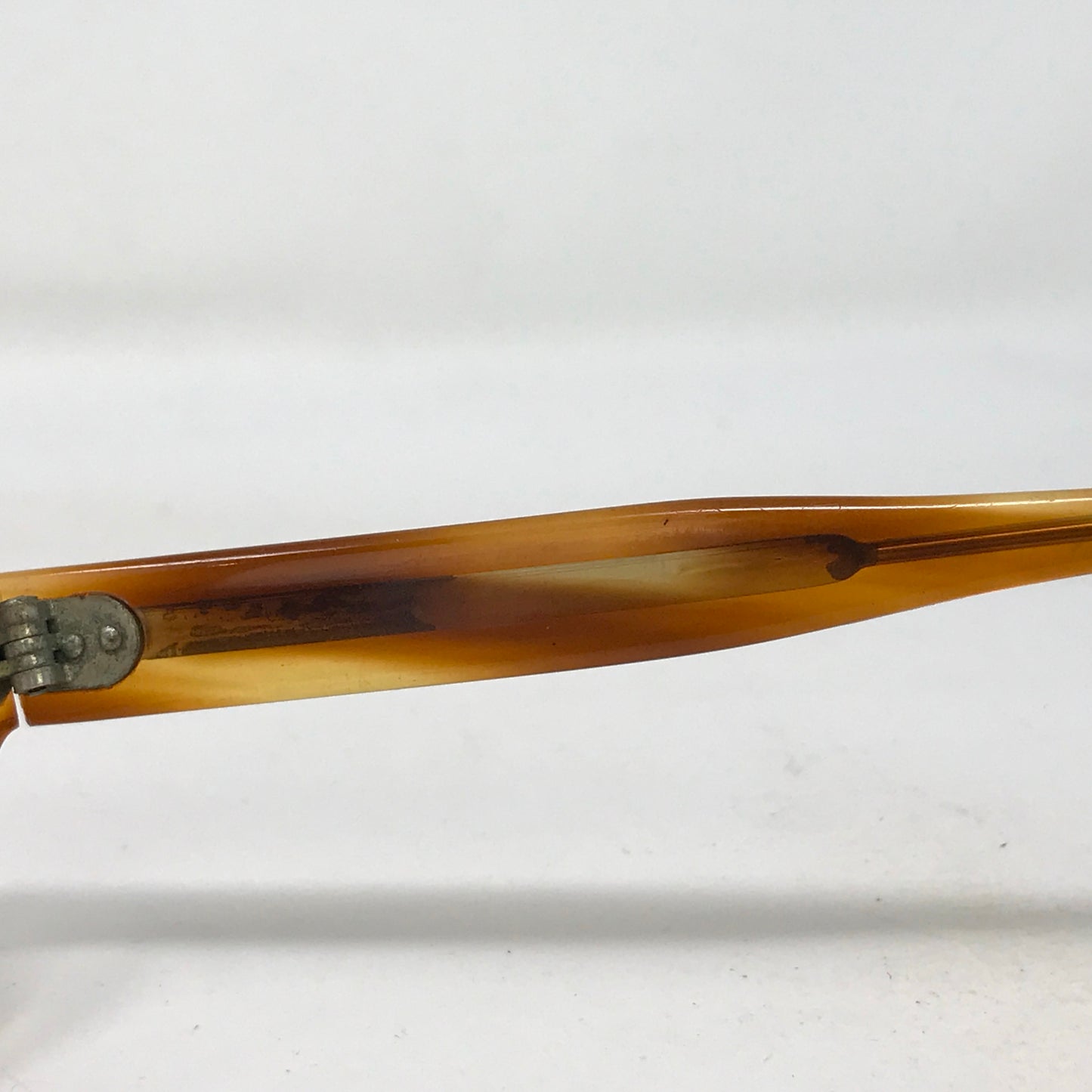 Claudette Tortoise Oval