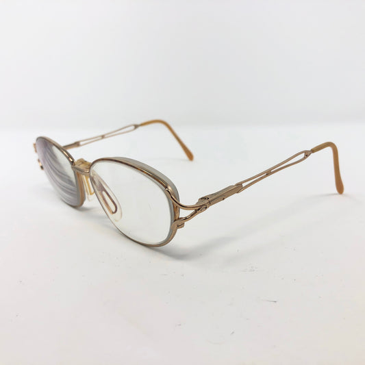 Specsavers Gold Oval